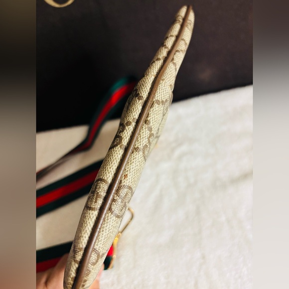Gucci Crossbody Bag - Picture 11 of 15